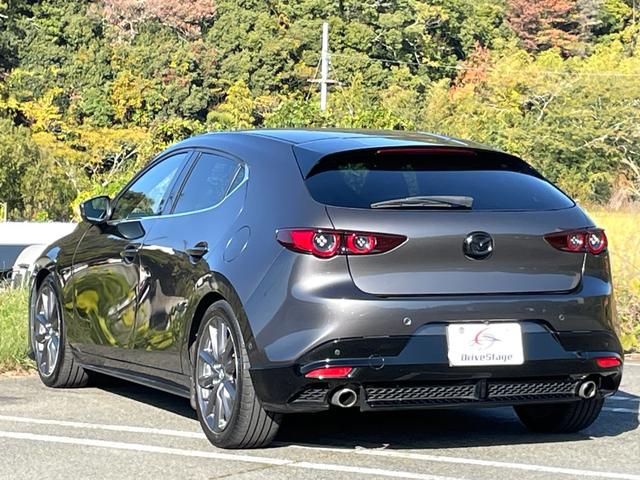 ＭＡＺＤＡ３ファストバック ＸＤ　Ｌパッケージ　禁煙車　黒革シート　ダウンサス　全方位カメラ　ＢＯＳＥサウンド　シートヒーター　衝突軽減システム　ＣＤ／ＤＶＤ　地デジ　Ｂｌｕｅｔｏｏｔｈ　ＢＳＭ　ＨＵＤ　エアロ　ステアヒーター　ＥＴＣ　法定整備付（7枚目）