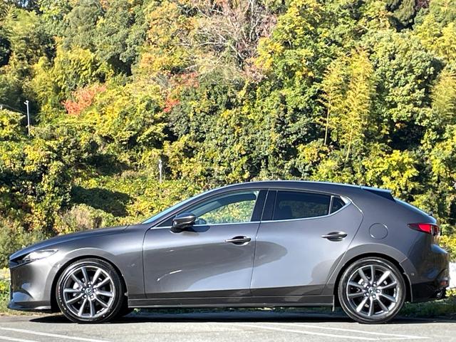 ＭＡＺＤＡ３ファストバック ＸＤ　Ｌパッケージ　禁煙車　黒革シート　ダウンサス　全方位カメラ　ＢＯＳＥサウンド　シートヒーター　衝突軽減システム　ＣＤ／ＤＶＤ　地デジ　Ｂｌｕｅｔｏｏｔｈ　ＢＳＭ　ＨＵＤ　エアロ　ステアヒーター　ＥＴＣ　法定整備付（35枚目）