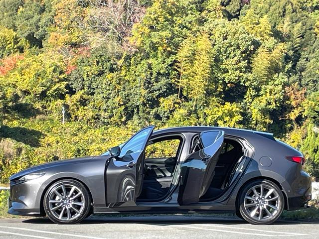 ＭＡＺＤＡ３ファストバック ＸＤ　Ｌパッケージ　禁煙車　黒革シート　ダウンサス　全方位カメラ　ＢＯＳＥサウンド　シートヒーター　衝突軽減システム　ＣＤ／ＤＶＤ　地デジ　Ｂｌｕｅｔｏｏｔｈ　ＢＳＭ　ＨＵＤ　エアロ　ステアヒーター　ＥＴＣ　法定整備付（36枚目）