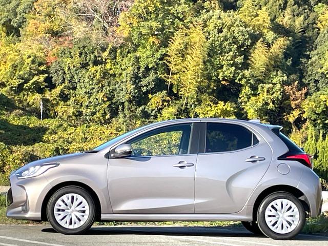 ヤリス Ｚ　禁煙車　ワンオーナー　純正ナビ　衝突軽減システム　レーダークルコン　　レーンキープ　バックカメラ　Ｂｌｕｅｔｏｏｔｈ　スマートキー２つ　シートヒーター　ステアヒーター　ＥＴＣ　ＵＳＢ　法定整備付（34枚目）
