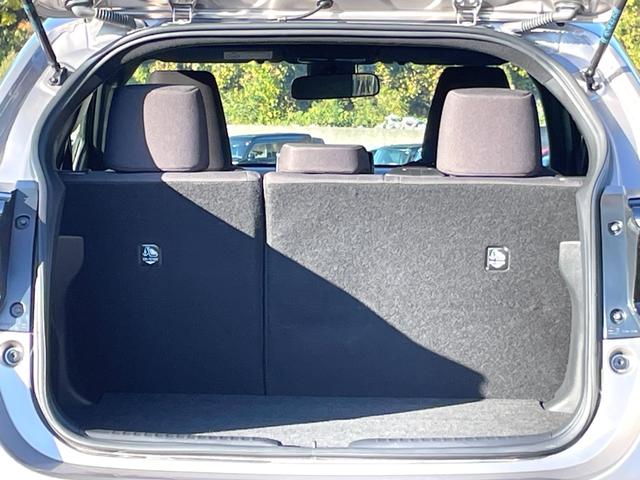 ヤリス Ｚ　禁煙車　ワンオーナー　純正ナビ　衝突軽減システム　レーダークルコン　　レーンキープ　バックカメラ　Ｂｌｕｅｔｏｏｔｈ　スマートキー２つ　シートヒーター　ステアヒーター　ＥＴＣ　ＵＳＢ　法定整備付（37枚目）