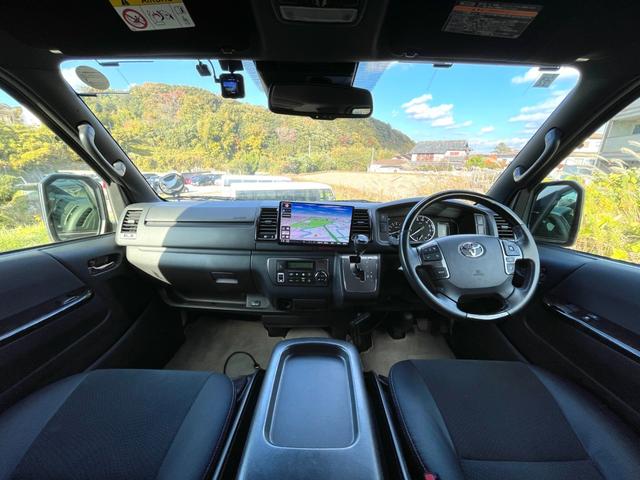 ハイエースバン スーパーGL ダークプライムII 禁煙車 ベットキット 社外ナビ フルセグTV 衝突軽減システム 両側電動スライドドア レーンキープ Bカメラ ETC LED フォグ ドラレコ Bluetooth USB スマートキー2個 車検整備付(5枚目)
