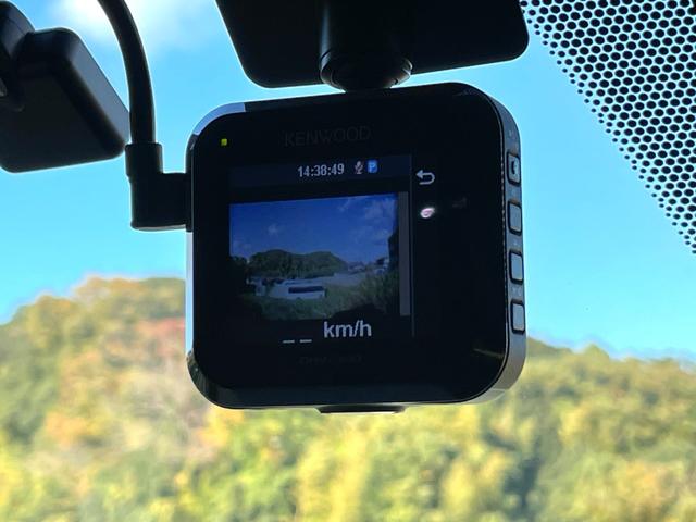 ハイエースバン スーパーGL ダークプライムII 禁煙車 ベットキット 社外ナビ フルセグTV 衝突軽減システム 両側電動スライドドア レーンキープ Bカメラ ETC LED フォグ ドラレコ Bluetooth USB スマートキー2個 車検整備付(21枚目)