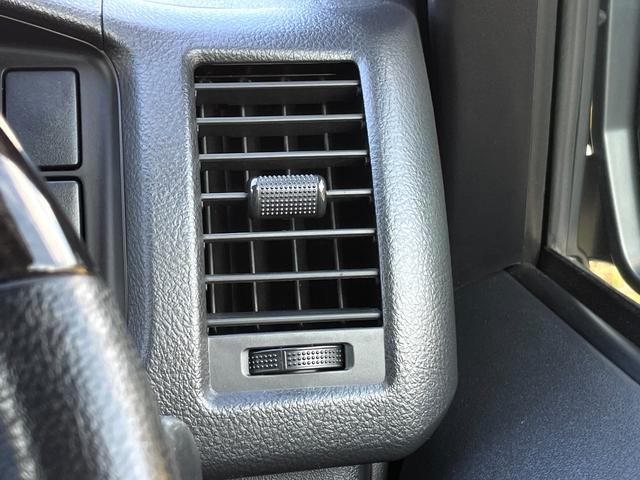 ハイエースバン スーパーGL ダークプライムII 禁煙車 ベットキット 社外ナビ フルセグTV 衝突軽減システム 両側電動スライドドア レーンキープ Bカメラ ETC LED フォグ ドラレコ Bluetooth USB スマートキー2個 車検整備付(29枚目)