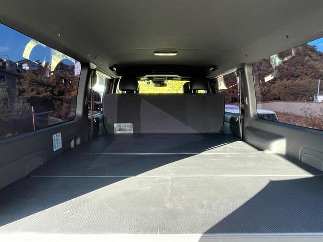 ハイエースバン スーパーGL ダークプライムII 禁煙車 ベットキット 社外ナビ フルセグTV 衝突軽減システム 両側電動スライドドア レーンキープ Bカメラ ETC LED フォグ ドラレコ Bluetooth USB スマートキー2個 車検整備付(36枚目)