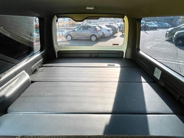 ハイエースバン スーパーGL ダークプライムII 禁煙車 ベットキット 社外ナビ フルセグTV 衝突軽減システム 両側電動スライドドア レーンキープ Bカメラ ETC LED フォグ ドラレコ Bluetooth USB スマートキー2個 車検整備付(43枚目)