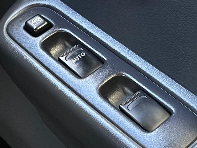 スーパーキャリイ Ｘ　禁煙車　衝突軽減システム　４ＷＤ　ワンオーナー車　キーレス　三方開　オーバーヘットシェルフ　ゲートプロテクタ　荷台マット　ＣＤチューナー　点検整備付（20枚目）