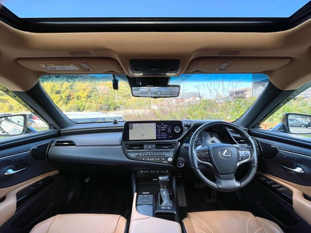 ＥＳ ＥＳ３００ｈ　バージョンＬ　後期型　禁煙　サンルーフ　マークレビンソンプレミアムサラウンドサウンドシステム　本革シート　パノラミックビューモニター　本革シート　１２．３型ナビ　３眼フルＬＥＤ　デジタルインナーミラー　ユーザー買取（5枚目）