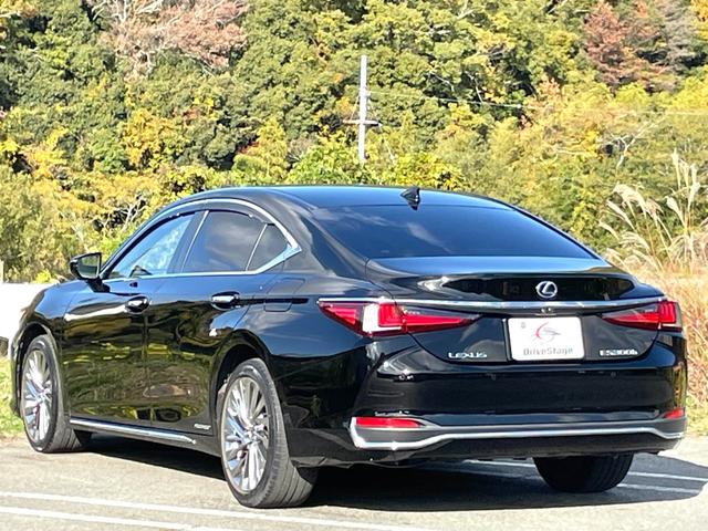 ＥＳ ＥＳ３００ｈ　バージョンＬ　後期型　禁煙　サンルーフ　マークレビンソンプレミアムサラウンドサウンドシステム　本革シート　パノラミックビューモニター　本革シート　１２．３型ナビ　３眼フルＬＥＤ　デジタルインナーミラー　ユーザー買取（7枚目）