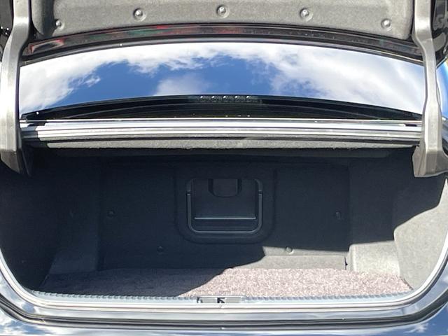 ＥＳ ＥＳ３００ｈ　バージョンＬ　後期型　禁煙　サンルーフ　マークレビンソンプレミアムサラウンドサウンドシステム　本革シート　パノラミックビューモニター　本革シート　１２．３型ナビ　３眼フルＬＥＤ　デジタルインナーミラー　ユーザー買取（13枚目）