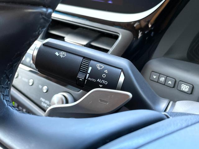 ＥＳ ＥＳ３００ｈ　バージョンＬ　後期型　禁煙　サンルーフ　マークレビンソンプレミアムサラウンドサウンドシステム　本革シート　パノラミックビューモニター　本革シート　１２．３型ナビ　３眼フルＬＥＤ　デジタルインナーミラー　ユーザー買取（33枚目）