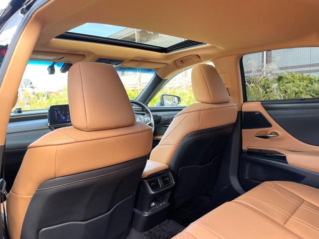 ＥＳ ＥＳ３００ｈ　バージョンＬ　後期型　禁煙　サンルーフ　マークレビンソンプレミアムサラウンドサウンドシステム　本革シート　パノラミックビューモニター　本革シート　１２．３型ナビ　３眼フルＬＥＤ　デジタルインナーミラー　ユーザー買取（44枚目）