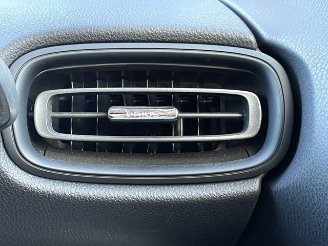 プリウス Ｓセーフティプラス　禁煙車　純正９インチナビ　レーダークルーズコントロール　衝突軽減システム　フルセグＴＶ　バックカメラ　ドラレコ　ＥＴＣ　Ｂｌｕｅｔｏｏｔｈ　ＬＥＤヘッドライト　スマートキー２個　ユーザー買取車（31枚目）