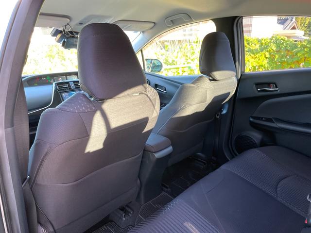 プリウス Ｓセーフティプラス　禁煙車　純正９インチナビ　レーダークルーズコントロール　衝突軽減システム　フルセグＴＶ　バックカメラ　ドラレコ　ＥＴＣ　Ｂｌｕｅｔｏｏｔｈ　ＬＥＤヘッドライト　スマートキー２個　ユーザー買取車（40枚目）