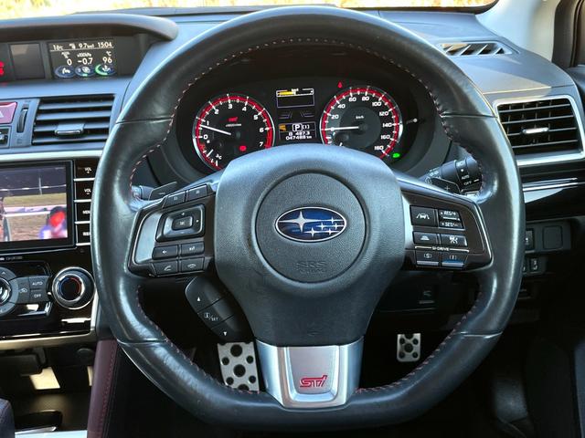 レヴォーグ １．６ＳＴＩスポーツアイサイト　禁煙車　アイサイトＶｅｒ３　アドバンストセーフティパッケージ　本革シート　純正ナビ　フルセグＴＶ　バックカメラ　ＥＴＣ　レーダークルーズ　シートヒーター　Ｂｌｕｅｔｏｏｔｈ　スマートキー　車検整備付（15枚目）