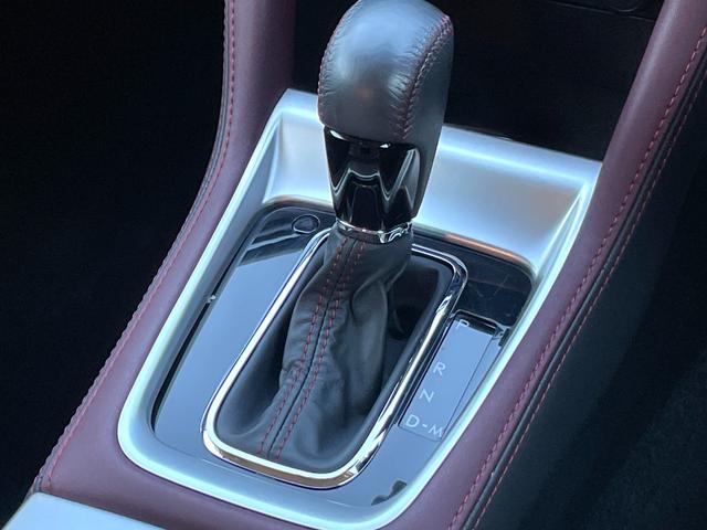 レヴォーグ １．６ＳＴＩスポーツアイサイト　禁煙車　アイサイトＶｅｒ３　アドバンストセーフティパッケージ　本革シート　純正ナビ　フルセグＴＶ　バックカメラ　ＥＴＣ　レーダークルーズ　シートヒーター　Ｂｌｕｅｔｏｏｔｈ　スマートキー　車検整備付（16枚目）