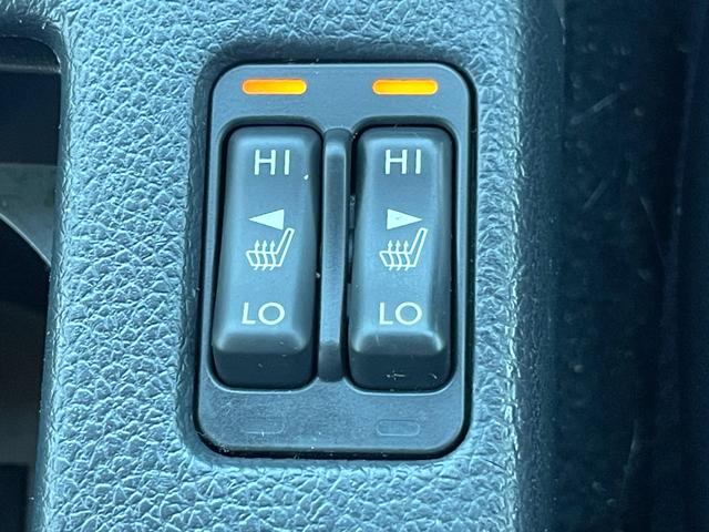 レヴォーグ １．６ＳＴＩスポーツアイサイト　禁煙車　アイサイトＶｅｒ３　アドバンストセーフティパッケージ　本革シート　純正ナビ　フルセグＴＶ　バックカメラ　ＥＴＣ　レーダークルーズ　シートヒーター　Ｂｌｕｅｔｏｏｔｈ　スマートキー　車検整備付（19枚目）