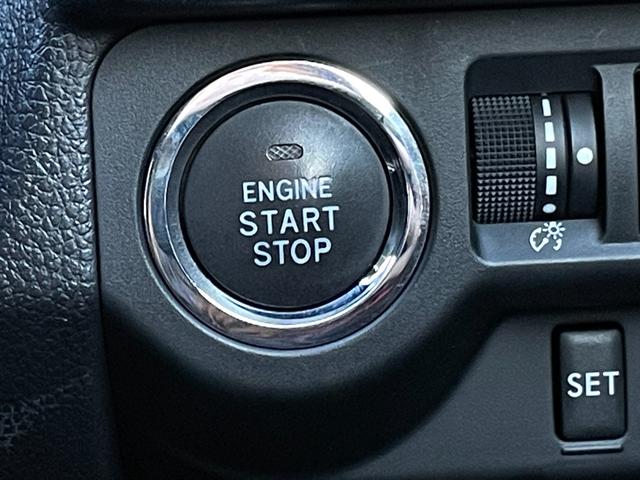 レヴォーグ １．６ＳＴＩスポーツアイサイト　禁煙車　アイサイトＶｅｒ３　アドバンストセーフティパッケージ　本革シート　純正ナビ　フルセグＴＶ　バックカメラ　ＥＴＣ　レーダークルーズ　シートヒーター　Ｂｌｕｅｔｏｏｔｈ　スマートキー　車検整備付（20枚目）