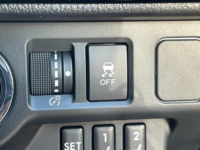 レヴォーグ １．６ＳＴＩスポーツアイサイト　禁煙車　アイサイトＶｅｒ３　アドバンストセーフティパッケージ　本革シート　純正ナビ　フルセグＴＶ　バックカメラ　ＥＴＣ　レーダークルーズ　シートヒーター　Ｂｌｕｅｔｏｏｔｈ　スマートキー　車検整備付（26枚目）