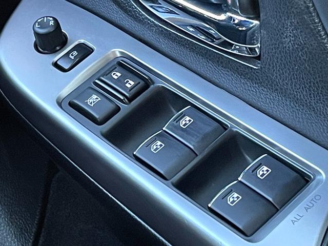 レヴォーグ １．６ＳＴＩスポーツアイサイト　禁煙車　アイサイトＶｅｒ３　アドバンストセーフティパッケージ　本革シート　純正ナビ　フルセグＴＶ　バックカメラ　ＥＴＣ　レーダークルーズ　シートヒーター　Ｂｌｕｅｔｏｏｔｈ　スマートキー　車検整備付（28枚目）