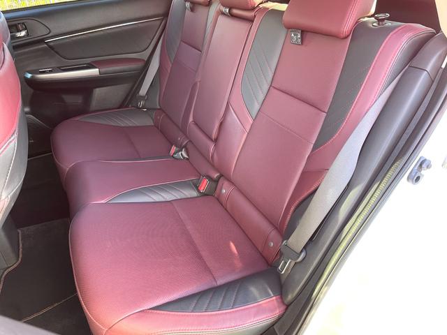 レヴォーグ １．６ＳＴＩスポーツアイサイト　禁煙車　アイサイトＶｅｒ３　アドバンストセーフティパッケージ　本革シート　純正ナビ　フルセグＴＶ　バックカメラ　ＥＴＣ　レーダークルーズ　シートヒーター　Ｂｌｕｅｔｏｏｔｈ　スマートキー　車検整備付（35枚目）