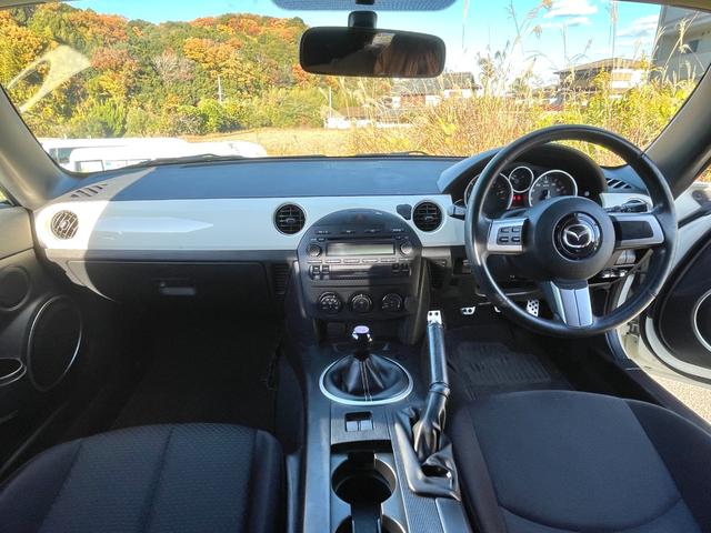 ロードスター ＲＳ　禁煙車　幌開閉確認済み　６速ＭＴ　ＢＯＳＥサウンドシステム　ＥＴＣ　ＨＩＤライト　社外マフラー　ユーザー買取車　点検整備付（4枚目）