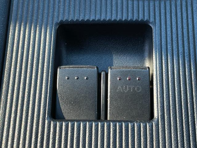 ロードスター ＲＳ　禁煙車　幌開閉確認済み　６速ＭＴ　ＢＯＳＥサウンドシステム　ＥＴＣ　ＨＩＤライト　社外マフラー　ユーザー買取車　点検整備付（16枚目）