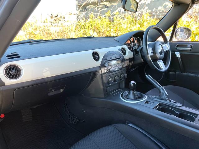 ロードスター ＲＳ　禁煙車　幌開閉確認済み　６速ＭＴ　ＢＯＳＥサウンドシステム　ＥＴＣ　ＨＩＤライト　社外マフラー　ユーザー買取車　点検整備付（22枚目）