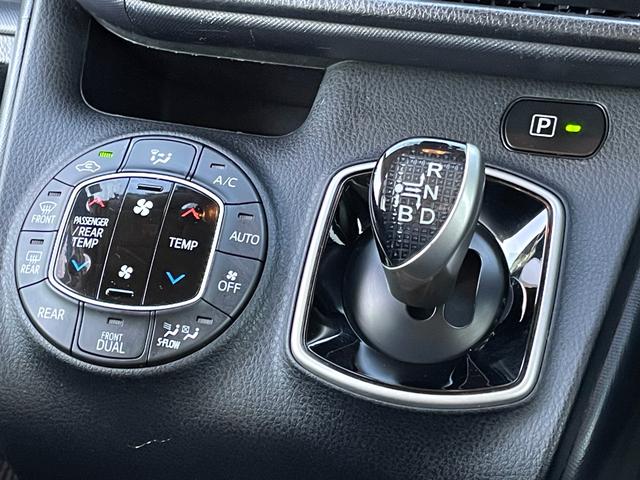 ノア ハイブリッドX ディライトプラス 禁煙車 純正9インチナビ 両側電動スライドドア 純正後席フリップダウンモニター 衝突軽減システム レーンキープ 前後ドラレコ バックカメラ Bluetooth フルセグTV ETC スマートキー2個(22枚目)