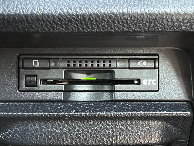 ノア ハイブリッドX ディライトプラス 禁煙車 純正9インチナビ 両側電動スライドドア 純正後席フリップダウンモニター 衝突軽減システム レーンキープ 前後ドラレコ バックカメラ Bluetooth フルセグTV ETC スマートキー2個(26枚目)