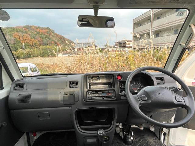 ハイゼットトラック エアコン・パワステ　スペシャル　禁煙車　５速ＭＴ　エアコン　パワステ　三方開　ユーザー買取車　スペアキー　点検整備付（5枚目）