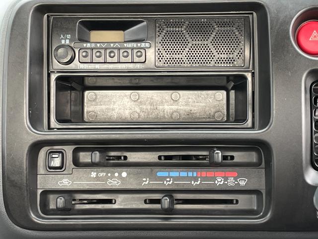ハイゼットトラック エアコン・パワステ　スペシャル　禁煙車　５速ＭＴ　エアコン　パワステ　三方開　ユーザー買取車　スペアキー　点検整備付（13枚目）