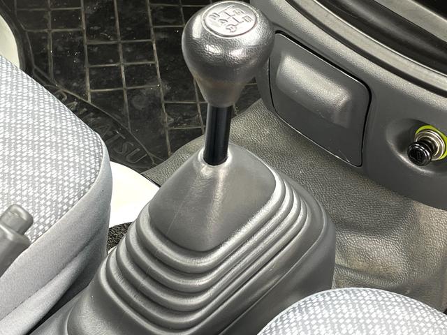 ハイゼットトラック エアコン・パワステ　スペシャル　禁煙車　５速ＭＴ　エアコン　パワステ　三方開　ユーザー買取車　スペアキー　点検整備付（14枚目）