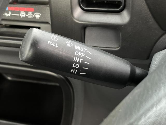ハイゼットトラック エアコン・パワステ　スペシャル　禁煙車　５速ＭＴ　エアコン　パワステ　三方開　ユーザー買取車　スペアキー　点検整備付（17枚目）