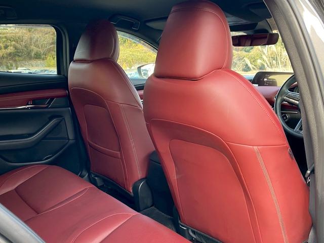 MAZDA3ファストバック 20Sバーガンディ セレクション 禁煙車 ワンオーナー 赤革シート 全方位カメラ BOSEサウンド レーダークルコン 衝突軽減システム レーンキープ ブラインドスポットモニター 純正ナビ フルセグTV シートヒーター スマートキー(36枚目)