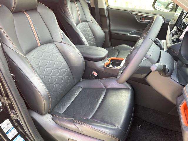 ＲＡＶ４ アドベンチャー　禁煙車　１０インチナビ　衝突軽減システム　レーダークルーズ　バックカメラ　フルセグＴＶ　ＥＴＣ　前後ドラレコ　ＬＥＤヘッドライト　Ｂｌｕｅｔｏｏｔｈ　レーンキープ　スマートキー　ＵＳＢ　車検整備付（10枚目）