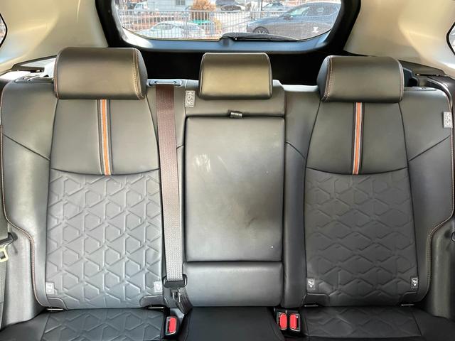 ＲＡＶ４ アドベンチャー　禁煙車　１０インチナビ　衝突軽減システム　レーダークルーズ　バックカメラ　フルセグＴＶ　ＥＴＣ　前後ドラレコ　ＬＥＤヘッドライト　Ｂｌｕｅｔｏｏｔｈ　レーンキープ　スマートキー　ＵＳＢ　車検整備付（33枚目）