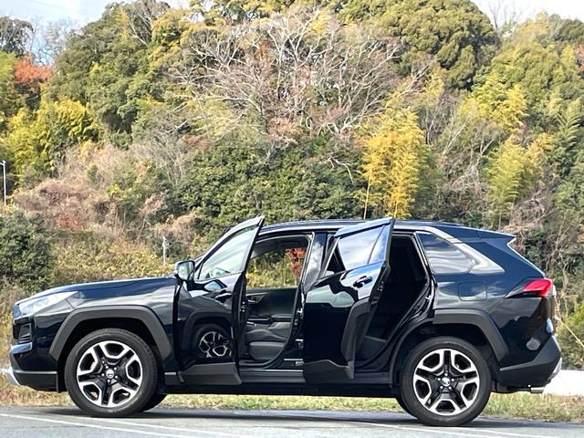 ＲＡＶ４ アドベンチャー　禁煙車　１０インチナビ　衝突軽減システム　レーダークルーズ　バックカメラ　フルセグＴＶ　ＥＴＣ　前後ドラレコ　ＬＥＤヘッドライト　Ｂｌｕｅｔｏｏｔｈ　レーンキープ　スマートキー　ＵＳＢ　車検整備付（39枚目）