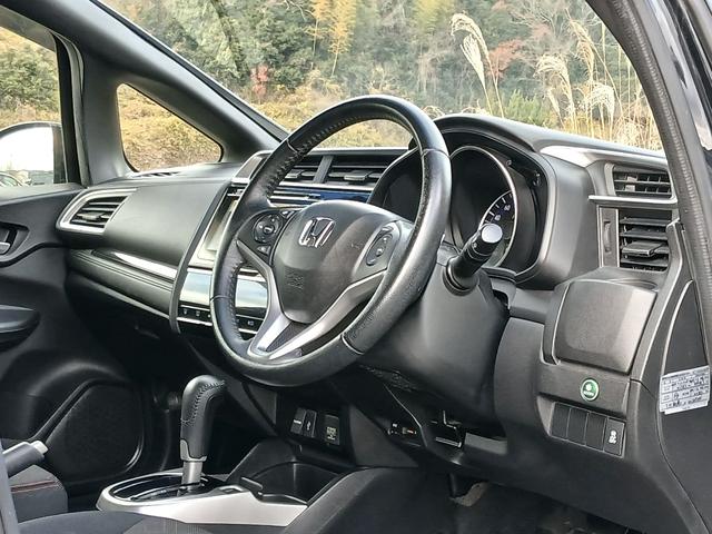 フィット ＲＳ　禁煙車　純正インターナビ　フルセグＴＶ　バックカメラ　ドラレコ　ＥＴＣ　Ｂｌｕｅｔｏｏｔｈ　クルーズコントロール　パドルシフト　ＬＥＤヘッドライト　スマートキー　ＵＳＢ／ＨＤＭＩ接続可　点検整備付（9枚目）