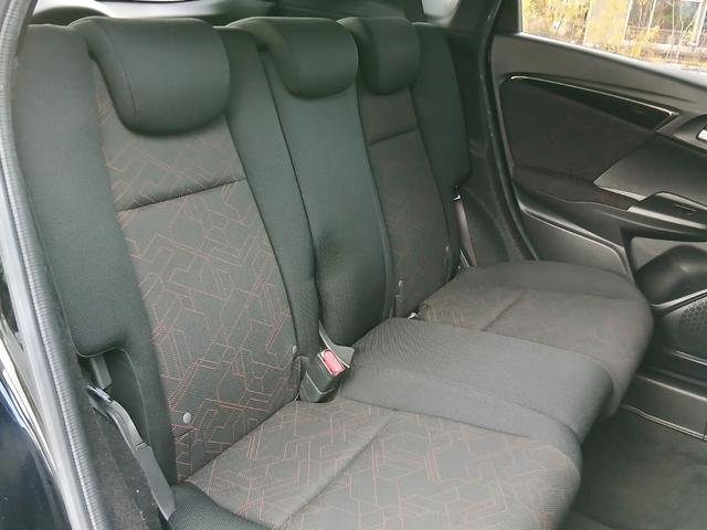 フィット ＲＳ　禁煙車　純正インターナビ　フルセグＴＶ　バックカメラ　ドラレコ　ＥＴＣ　Ｂｌｕｅｔｏｏｔｈ　クルーズコントロール　パドルシフト　ＬＥＤヘッドライト　スマートキー　ＵＳＢ／ＨＤＭＩ接続可　点検整備付（11枚目）