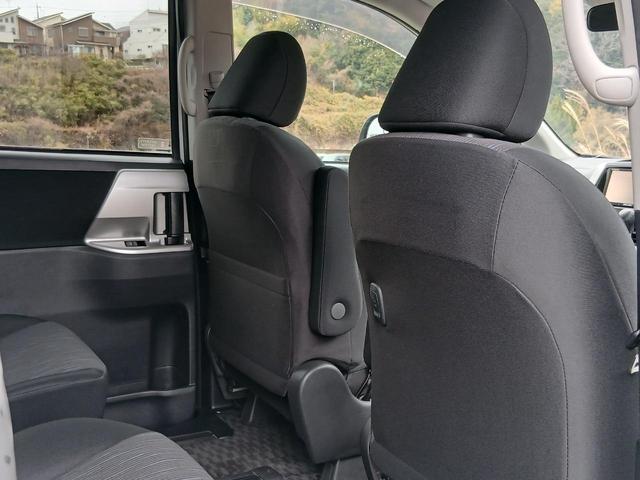 ノア Ｓｉ　禁煙車　社外ナビ　フルセグＴＶ　電動スライドドア　ＥＴＣ　パドルシフト　ＨＩＤ　フォグ　コーナーセンサー　Ｂｌｕｅｔｏｏｔｈ　スマートキー　車検整備付（30枚目）