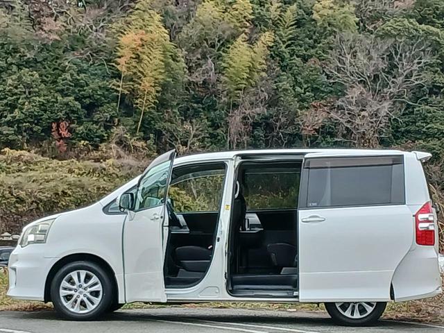 ノア Ｓｉ　禁煙車　社外ナビ　フルセグＴＶ　電動スライドドア　ＥＴＣ　パドルシフト　ＨＩＤ　フォグ　コーナーセンサー　Ｂｌｕｅｔｏｏｔｈ　スマートキー　車検整備付（34枚目）