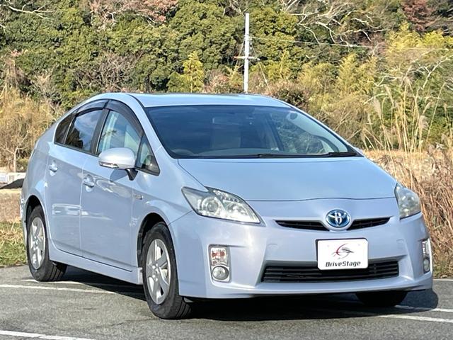 プリウス Ｓ　禁煙車　純正ナビ　フルセグＴＶ　バックカメラ　ＥＴＣ　ドラレコ　Ｂｌｕｅｔｏｏｔｈ　スペアキー　ユーザー買取車　点検整備付（4枚目）