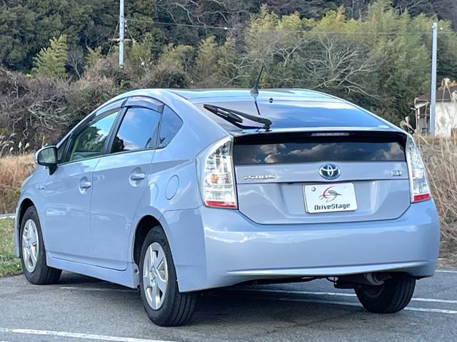 プリウス Ｓ　禁煙車　純正ナビ　フルセグＴＶ　バックカメラ　ＥＴＣ　ドラレコ　Ｂｌｕｅｔｏｏｔｈ　スペアキー　ユーザー買取車　点検整備付（5枚目）
