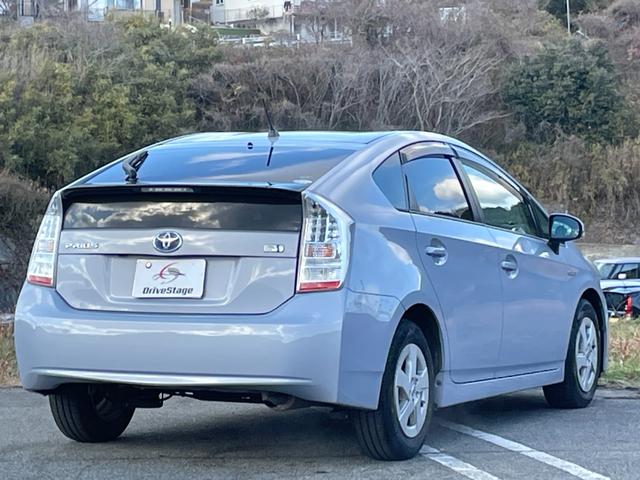 プリウス Ｓ　禁煙車　純正ナビ　フルセグＴＶ　バックカメラ　ＥＴＣ　ドラレコ　Ｂｌｕｅｔｏｏｔｈ　スペアキー　ユーザー買取車　点検整備付（6枚目）