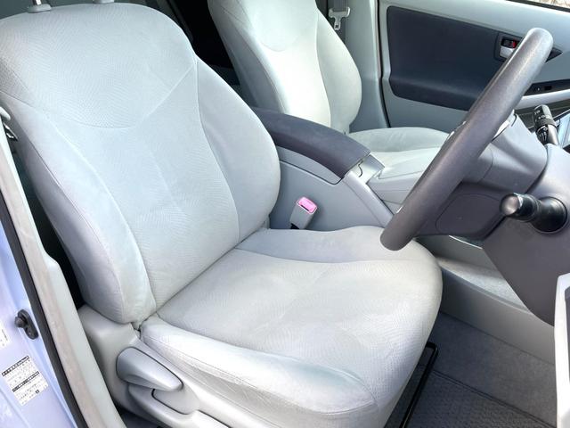 プリウス Ｓ　禁煙車　純正ナビ　フルセグＴＶ　バックカメラ　ＥＴＣ　ドラレコ　Ｂｌｕｅｔｏｏｔｈ　スペアキー　ユーザー買取車　点検整備付（7枚目）