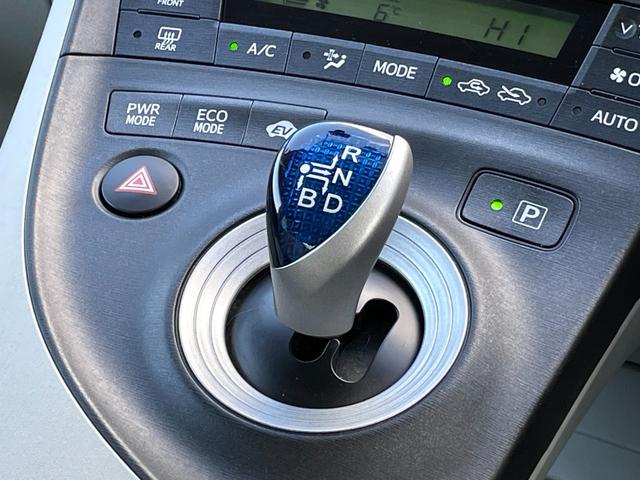 プリウス Ｓ　禁煙車　純正ナビ　フルセグＴＶ　バックカメラ　ＥＴＣ　ドラレコ　Ｂｌｕｅｔｏｏｔｈ　スペアキー　ユーザー買取車　点検整備付（18枚目）