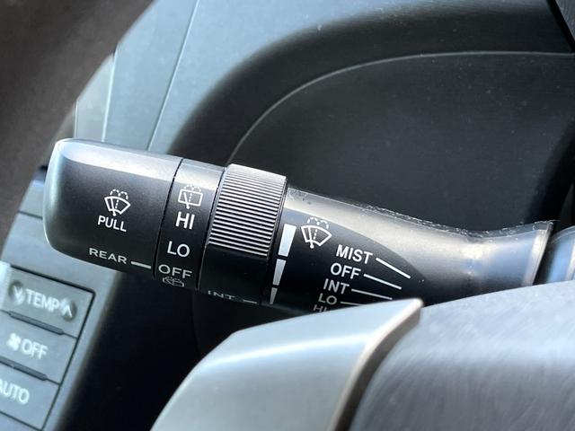 プリウス Ｓ　禁煙車　純正ナビ　フルセグＴＶ　バックカメラ　ＥＴＣ　ドラレコ　Ｂｌｕｅｔｏｏｔｈ　スペアキー　ユーザー買取車　点検整備付（23枚目）