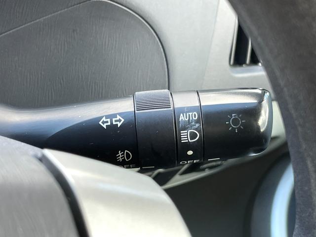 プリウス Ｓ　禁煙車　純正ナビ　フルセグＴＶ　バックカメラ　ＥＴＣ　ドラレコ　Ｂｌｕｅｔｏｏｔｈ　スペアキー　ユーザー買取車　点検整備付（24枚目）
