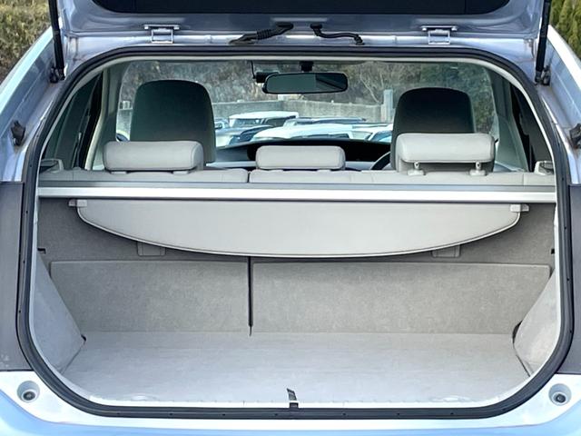 プリウス Ｓ　禁煙車　純正ナビ　フルセグＴＶ　バックカメラ　ＥＴＣ　ドラレコ　Ｂｌｕｅｔｏｏｔｈ　スペアキー　ユーザー買取車　点検整備付（33枚目）